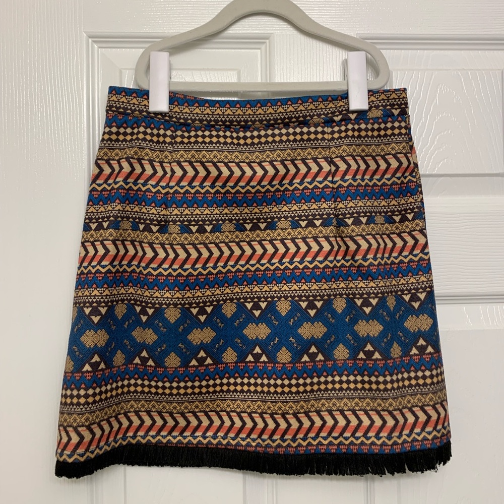Zip up pencil skirt with fun pattern!